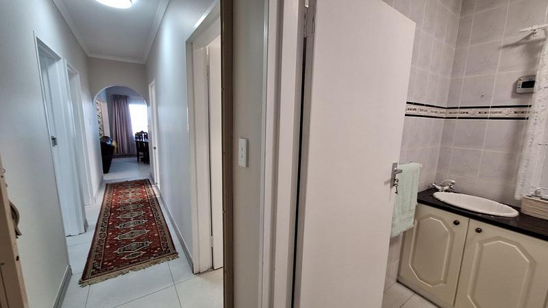 5 Bedroom Property for Sale in Reebok Western Cape